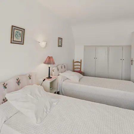 Tatil Evi La Fregate - Dans Chaumiere Pour 4 Avec Jardin Guilvinec